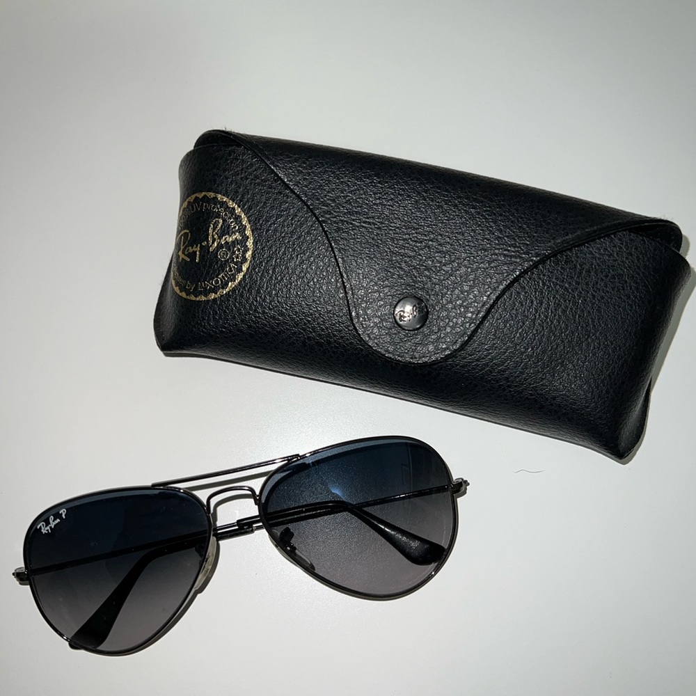 Black Ray-Ban Aviators (polarized)